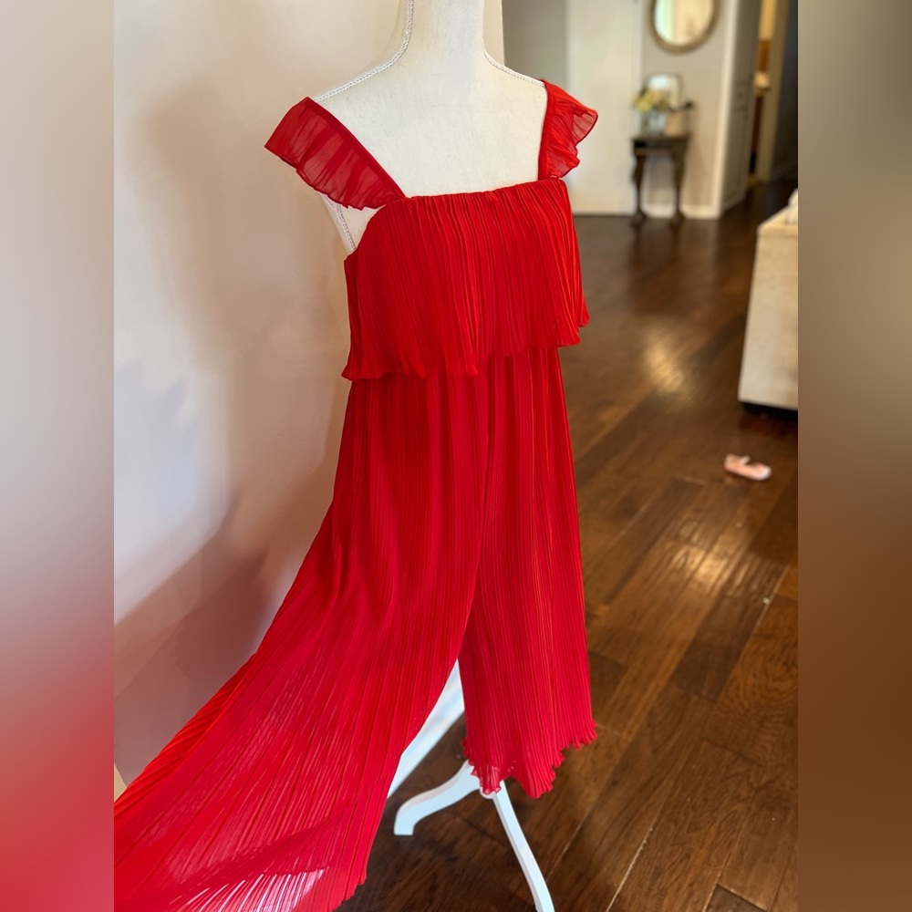 NWT New Look Red Pleated Jumpsuit, size 6 US/10 UK/38 EU